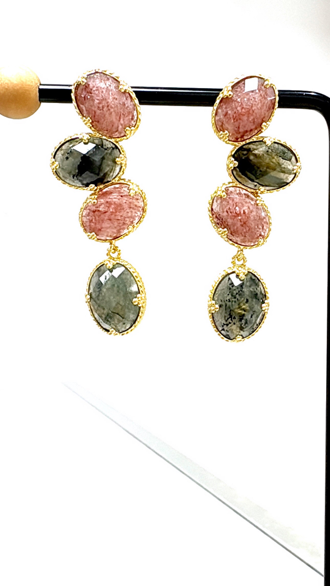 Boucles d’oreilles Majestueuse Quartz Fraise et Labradorite