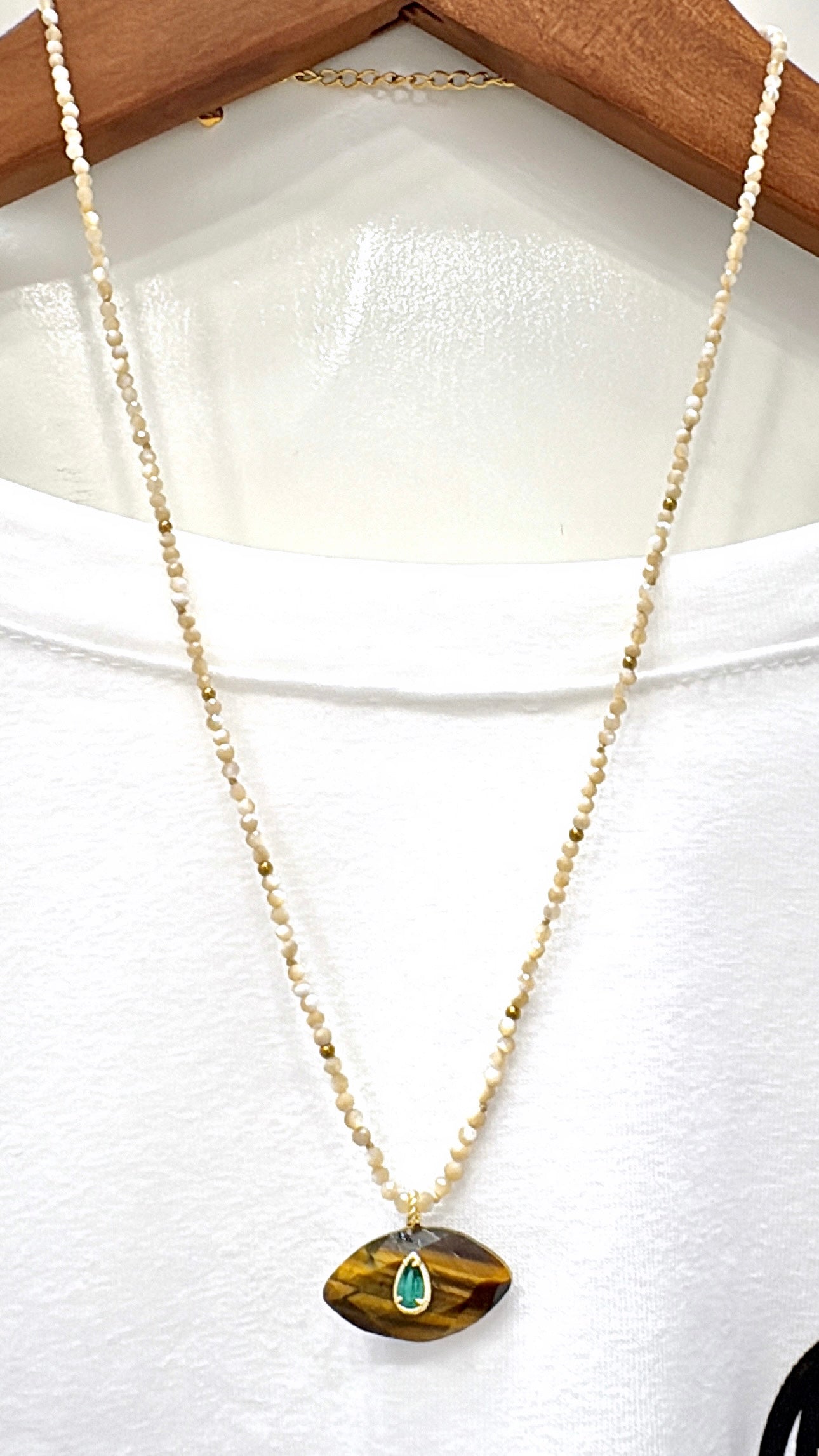 Collier Eye Œil de tigre et Nacre