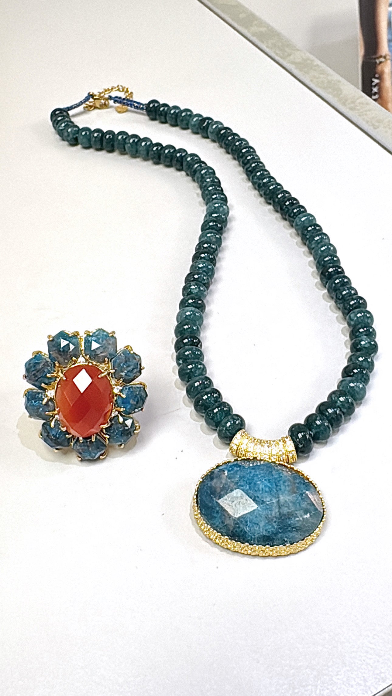 Collier Merveille Agate bleue et Apatite