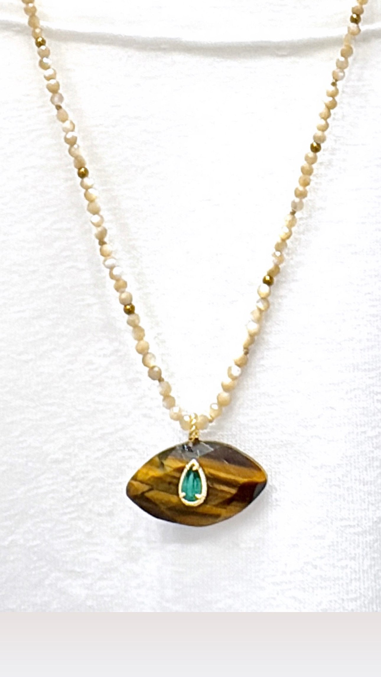 Collier Eye Œil de tigre et Nacre