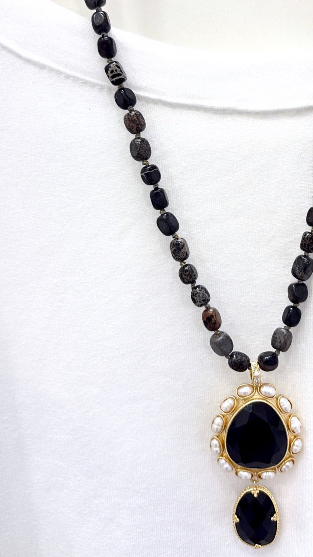 Collier Nuit D’or Onyx et Perles d’Eau Douce