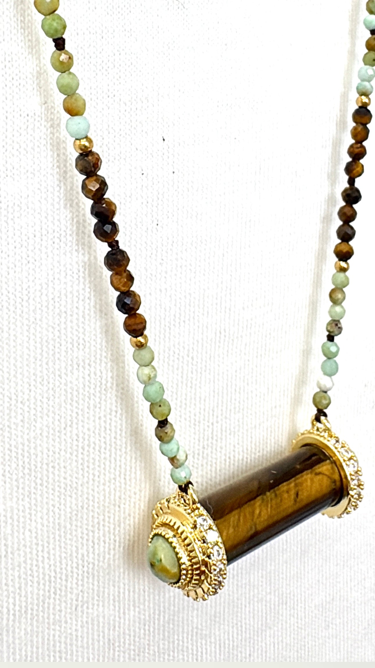 Collier Amulette Takrut Chrysoprase et Œil de Tigre