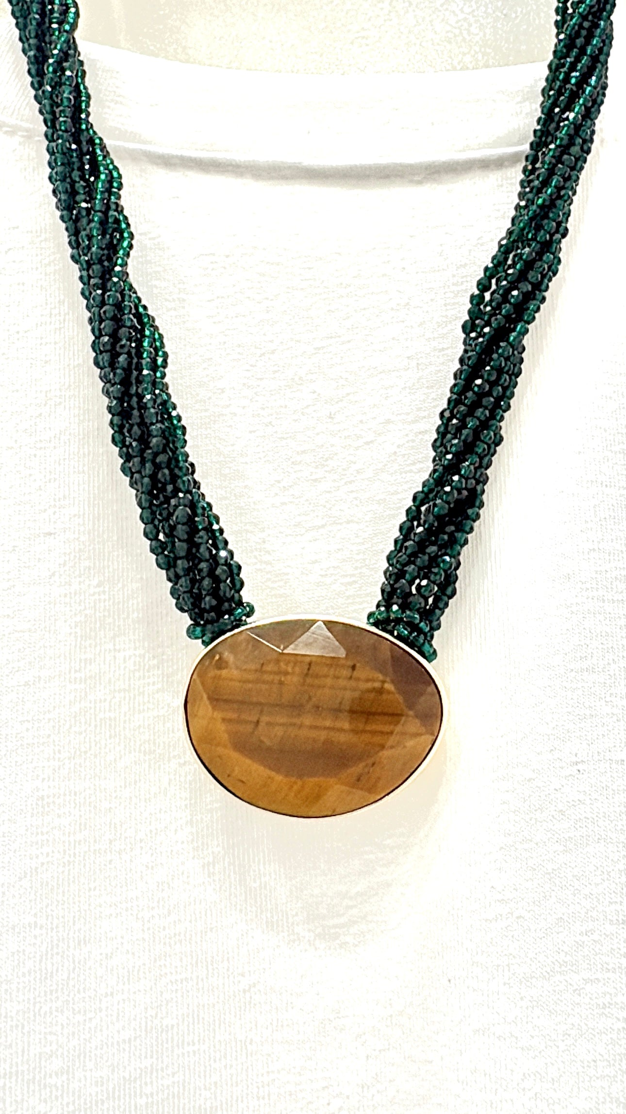 Collier Famous Oeil de Tigre et Cristal Vert