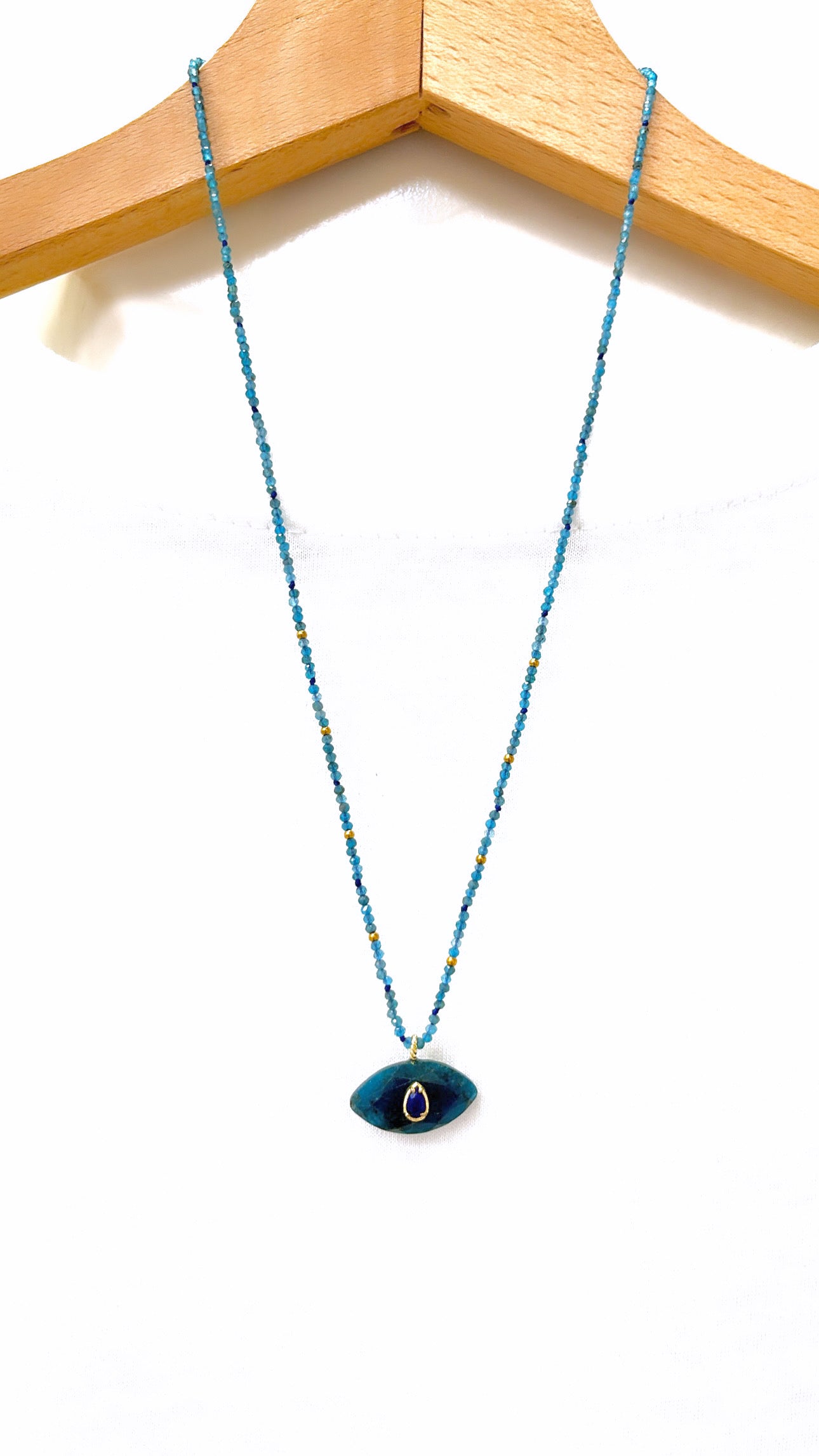 Collier Protection Apatite