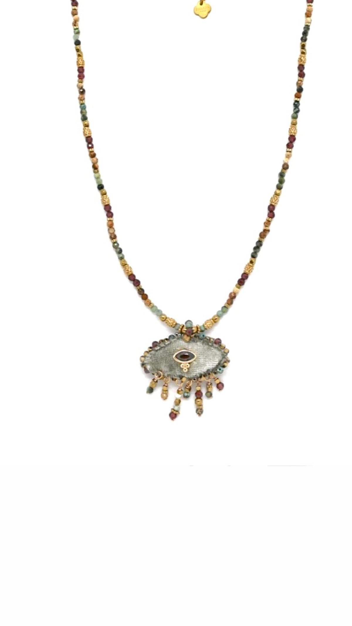Collier Amulette Pillow