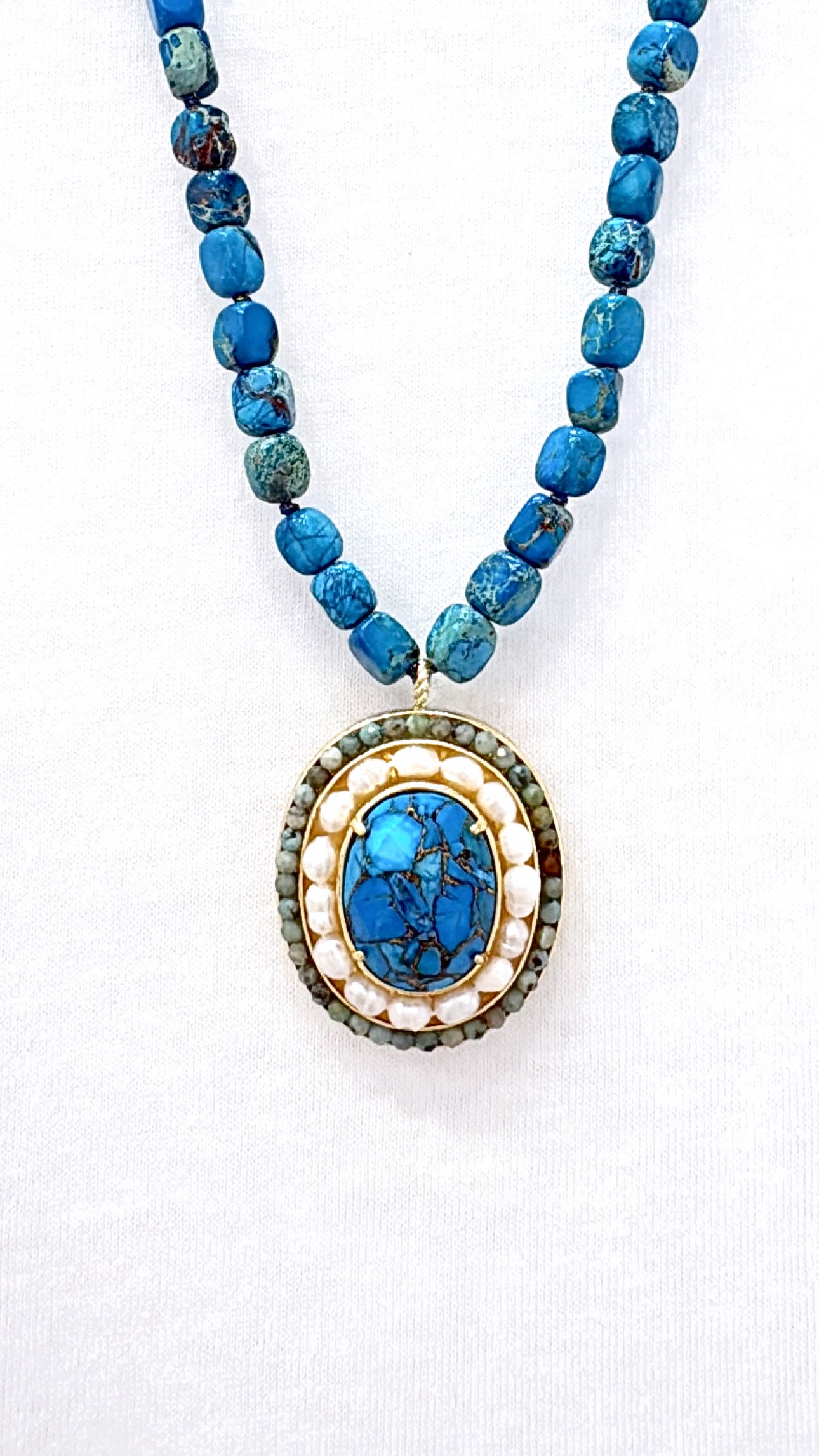 Collier l’Exceptionnel Turquoise Mohave, Turquoise Africaine et Perles d’eau douce