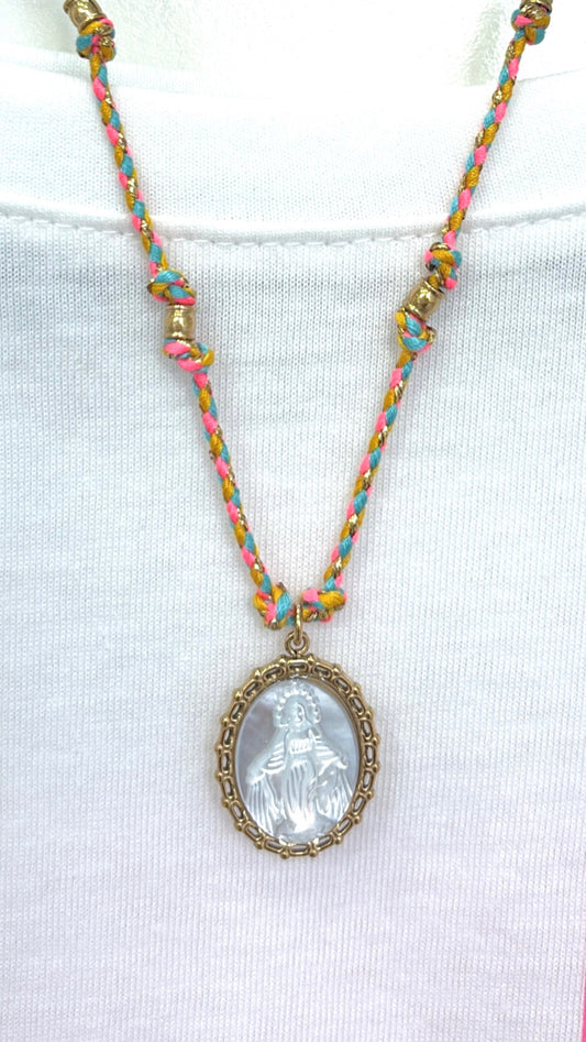 Collier Médaille Vierge Nacre Colors