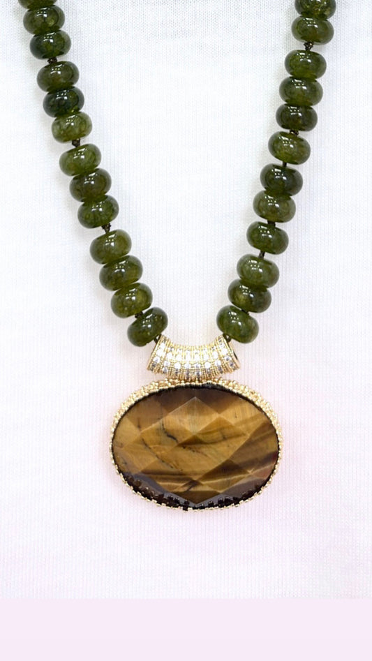 Collier Merveilleux Jade et Œil de Tigre